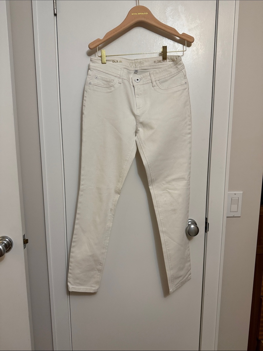DL1961 White Florence Instasculpt Ankle Skinny Jeans milk jeans Size: 28